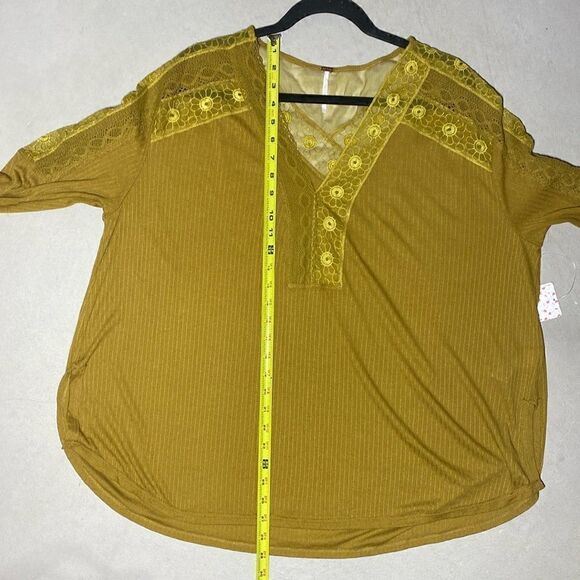 NWT MSRP $78 Free People Lola Lace Trim V-Neck Top Women's Size Large - Picture 10 of 10